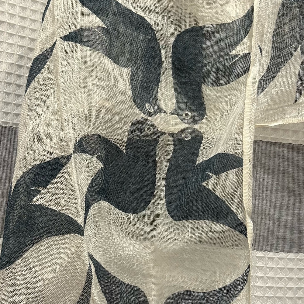 NWT Creative Co-Op Gauzy Linen Love Bird Print Scarf 70 Inch - Picture 5 of 8
